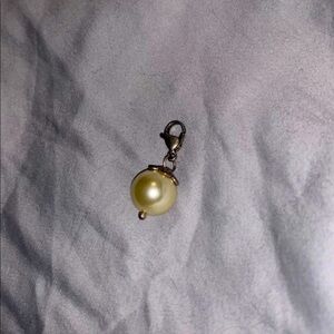 💥4 for $15💥 Origami owl faux pearl dangle